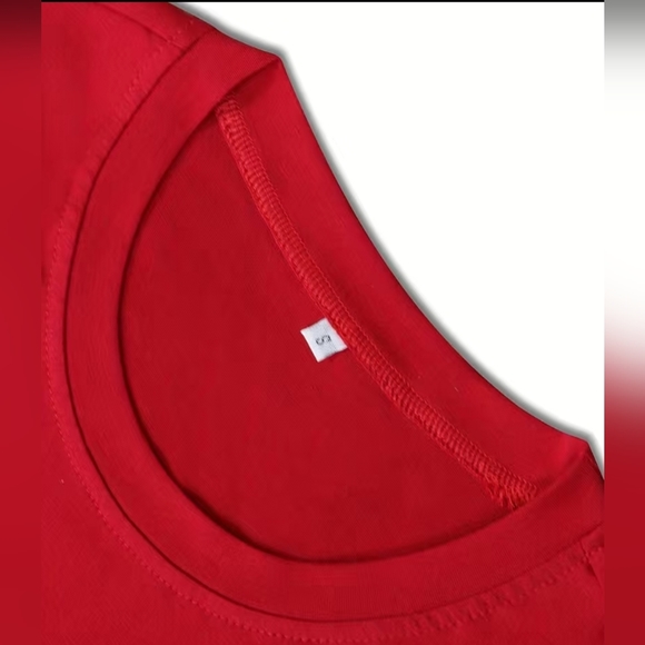 💜 FREE Earrings NIP Holiday T-shirt Novelty Red - Picture 2 of 3